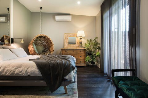 Arya - Accommodation Asia 5