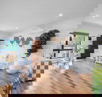 AUJOY 3 Bed Townhouse Burwood 1 - Accommodation Guide