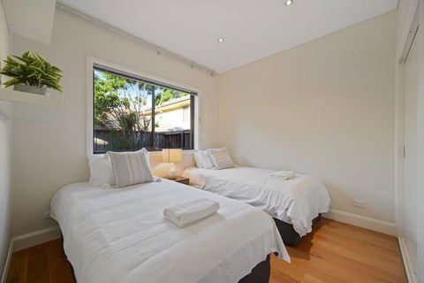 Tranquil & Spacious Home Near Shopping Mall - Accommodation Guide 3