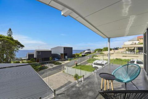 Due North Beach House - Accommodation Guide 3