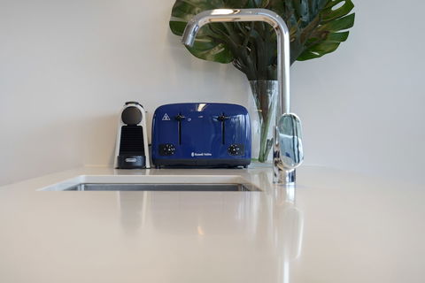 New Luxury Apartment Walking To Shops & Cinema - Accommodation Guide 3