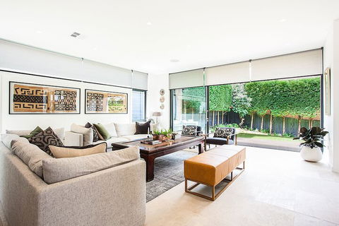 The Tarmons - Accommodation Guide 6