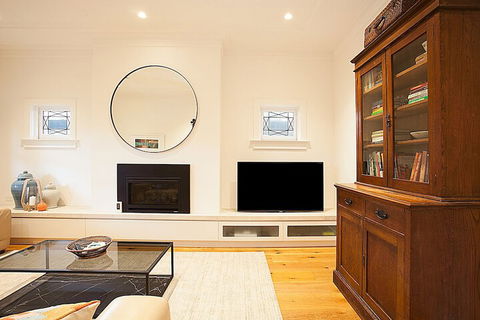 The Tarmons - Accommodation Guide 4