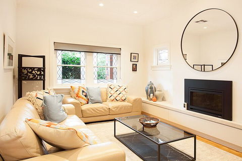 The Tarmons - Accommodation Guide 2