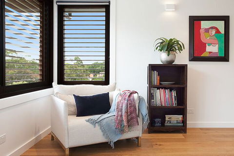 The Tarmons - Accommodation Guide 5