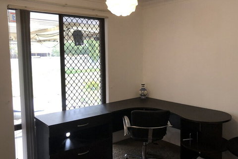 Riverton Lodge - Walk To Shopping Centre - Accommodation Asia 3