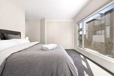 Hotham, 2BDR North Melbourne Apartment - Accommodation Asia 2