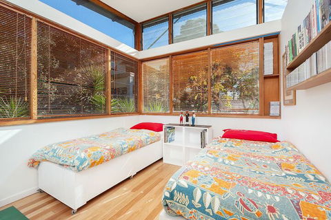 Stunning Architecture Balmoral Views - Accommodation Guide 3