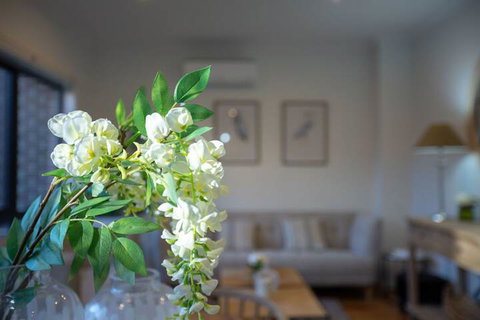 AUJOY 4 Bed Townhouse Burwood 2 - Accommodation Guide 7