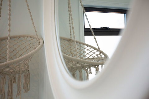 AUJOY 4 Bed Townhouse Burwood 2 - Accommodation Guide 3