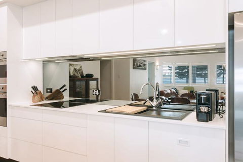 Deco Beach Luxury Apartments - Accommodation Asia 1