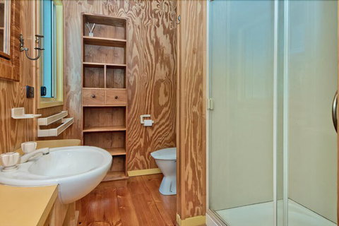 Bali Hai - Accommodation Guide 6