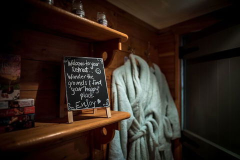 Guide Falls Cottage - Accommodation Asia 1