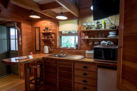 Guide Falls Cottage - Accommodation Asia 7