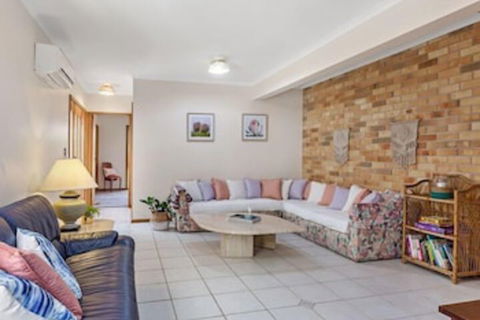 Life's A Beach At Shoal Bay - Accommodation Guide 6