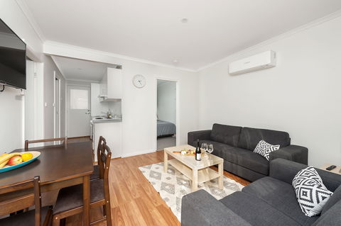 125 Milton - Accommodation Asia 1