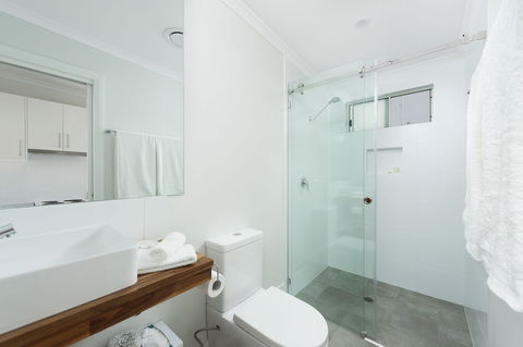 125 Milton - Accommodation Asia 2