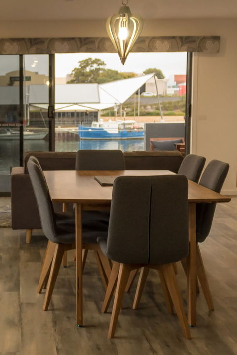 Ulverstone Waterfront Apartments - Accommodation Guide 5