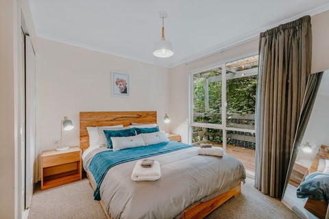 Steep Creek Retreat - Accommodation Guide 4