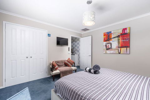 Essendon North B&B - Accommodation Asia 7