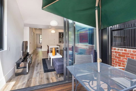 Peaceful 3 BDR In The Heart Of Carlton - Accommodation Guide 3