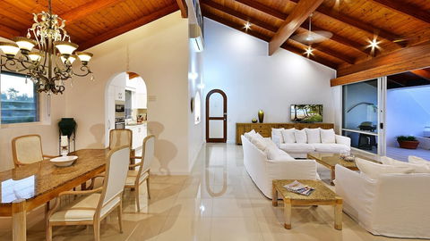 Bella Vista E9 Ocean View Spacious 2 Bed - Accommodation Guide 3