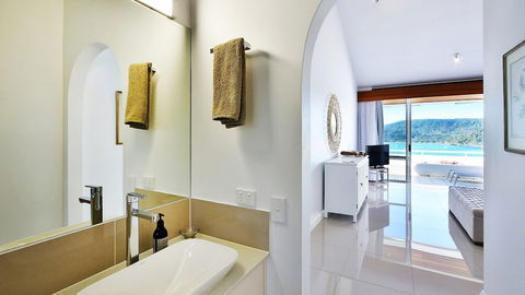 Bella Vista E9 Ocean View Spacious 2 Bed - Accommodation Guide 6