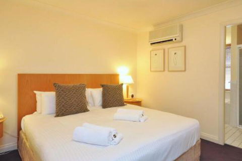 Villa Petit Verdot Located Within Cypress Lakes - Accommodation Asia 5