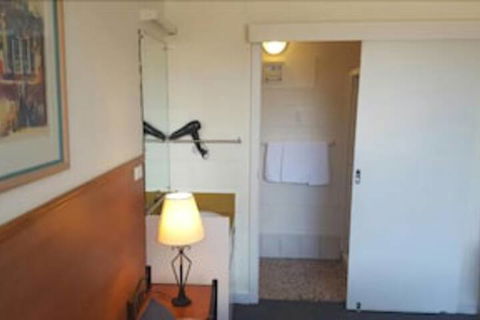 Mt Lyell Motor Inn - Accommodation Asia 6