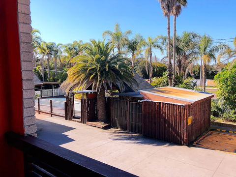 Central Jetty Motel - Accommodation Guide 1