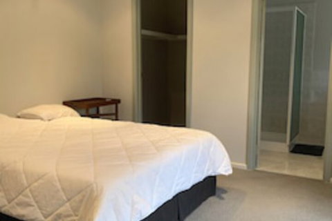 Xcape At The Cape - Accommodation Guide 5