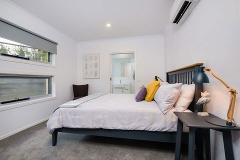 Albury Yalandra Apartment 1 - Accommodation Guide 6