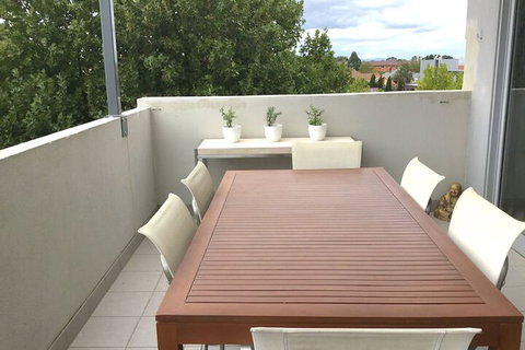 Essendon Sub Penthouse On Napier - Accommodation China 1