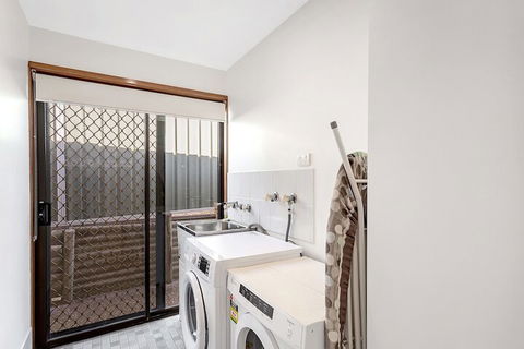Campbell Avenue 28 - Accommodation Asia 7