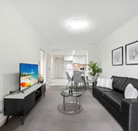 Modern Luxury Apartment Walking Distance to Train Station - Accommodation Asia