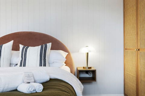 Sunset Beach - Accommodation Guide 3
