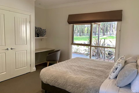 Grand Gippsland Home Sleeps Up To 28 - Accommodation Asia 6
