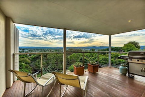 Highview - Accommodation Guide 6