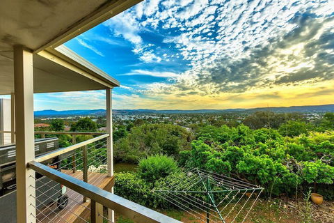 Highview - Accommodation Guide 0