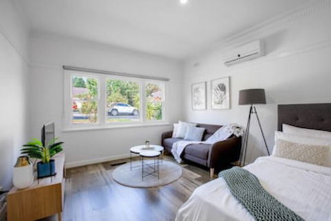 88 Peaceful Blackburn House - Accommodation Asia 0