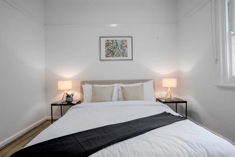 88 Peaceful Blackburn House - Accommodation Asia 4