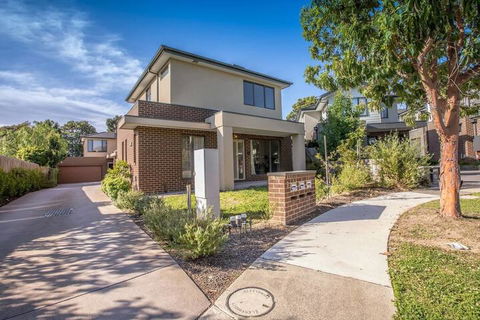 70 Greenbell Doncaster - Accommodation Asia 1