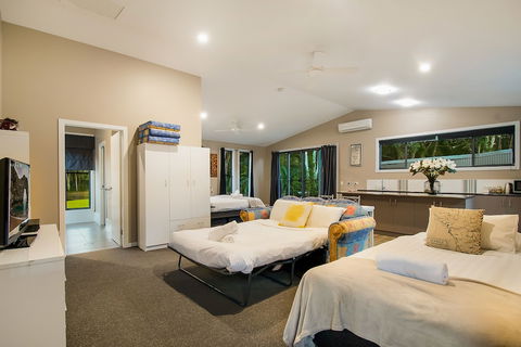 A PERFECT STAY - Lennox Unique Coastal Retreat - Accommodation Asia 5