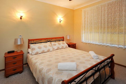 Rose Cottage Sawtell NSW - Accommodation Guide 1