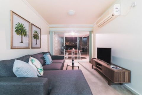 Absolute Riverfront One Bedroom Apartment - Accommodation Asia 0