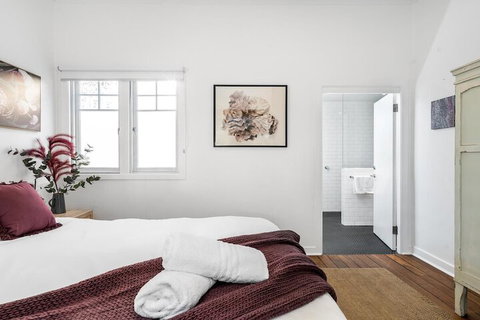 Your Luxury Escape - Alkira - Accommodation Guide 4