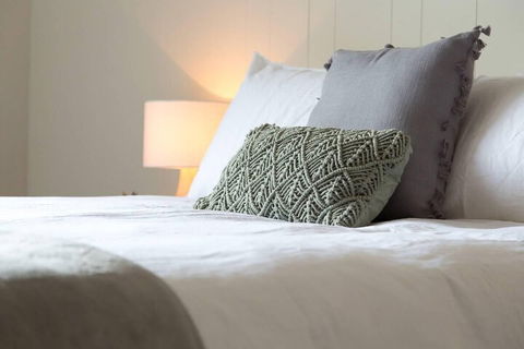 Two Bedroom Gem Short Drive To MONA - Accommodation Guide 4