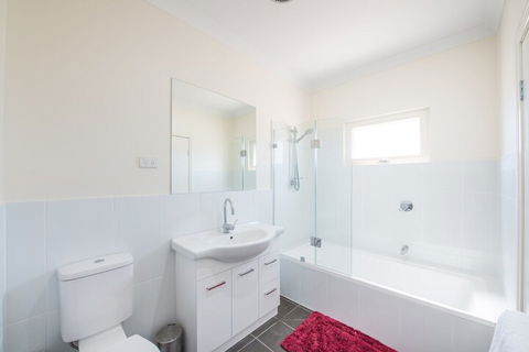 The Oasis 6 Turnberry Drive - Accommodation Asia 3