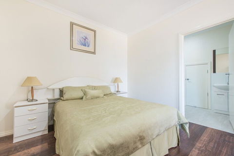 The Oasis 6 Turnberry Drive - Accommodation Asia 4