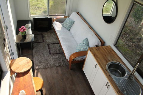 Dyl & Lils Tiny House On Wheels - Accommodation Asia 4
